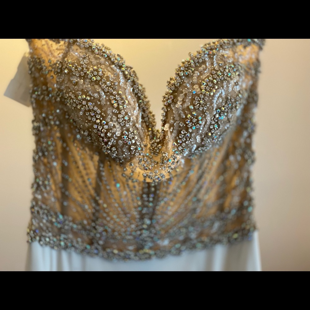 Custom off white Sherri Hill pageant gown nwt